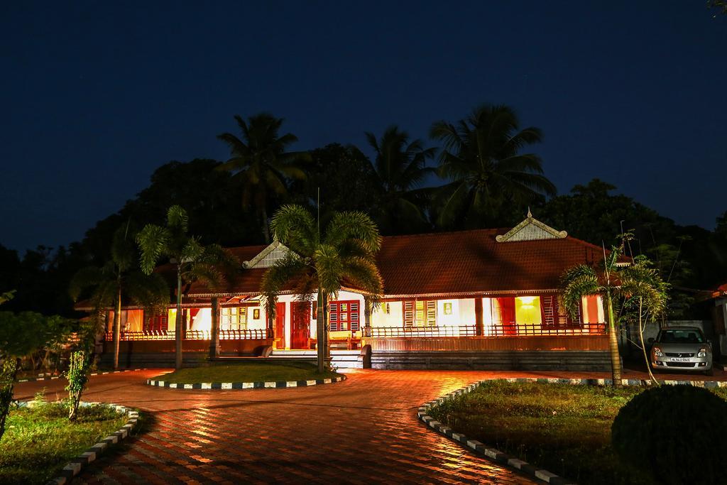 Baywatch Beach Resort Alappuzha Ngoại thất bức ảnh