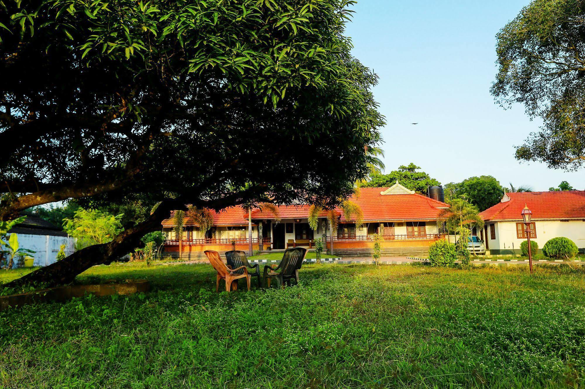 Baywatch Beach Resort Alappuzha Ngoại thất bức ảnh